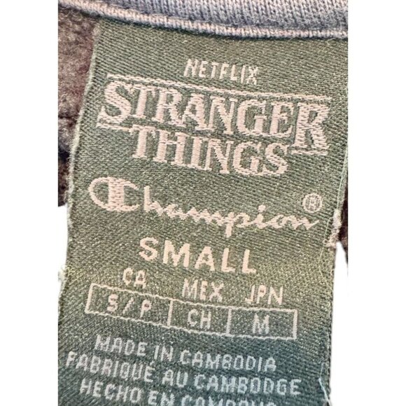 Champion Stranger Things Hawkins‎ Crewneck Sweatshirt Pullover 011 Patch small - Picture 6 of 8
